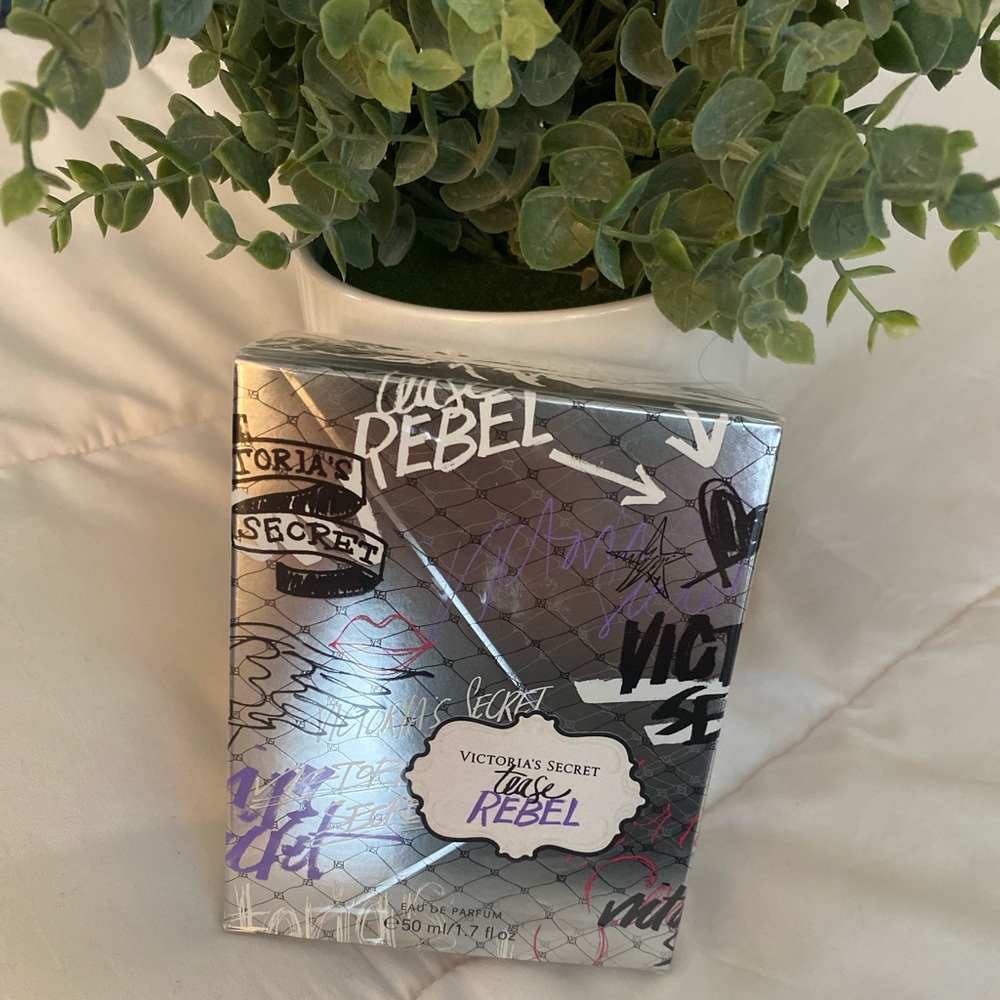 VS Tease Rebel perfume